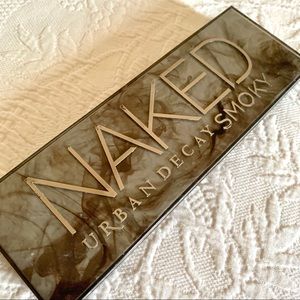Urban Decay Naked Smoky Eyeshadow Palette